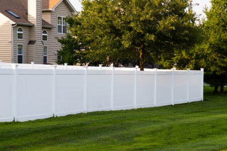 4 Ways Professional Fence Cleaning Improves Properties Thumbnail