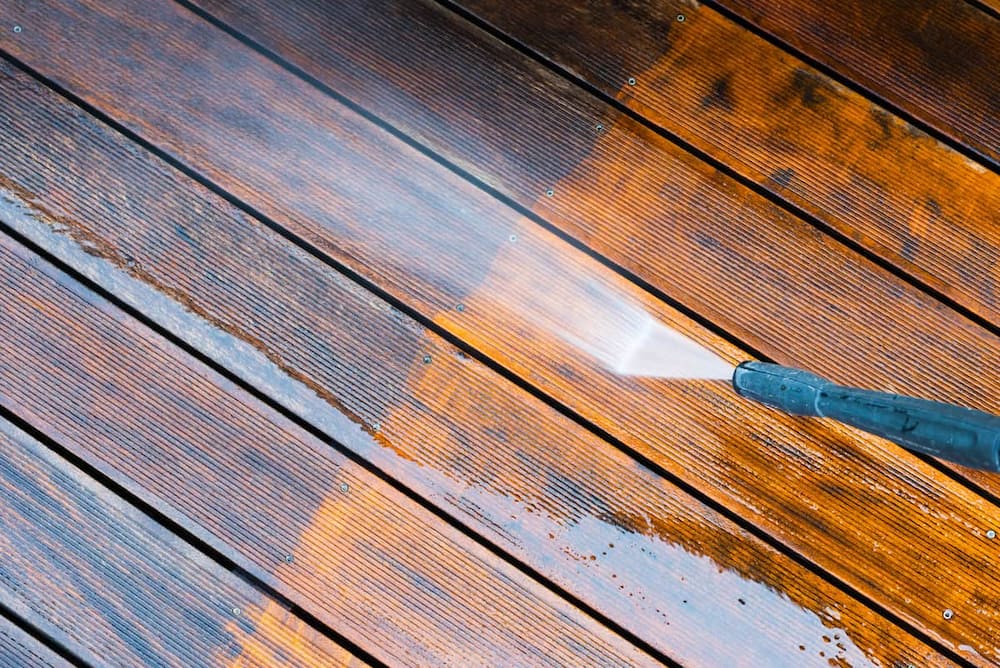 Deck Cleaning Banner Image